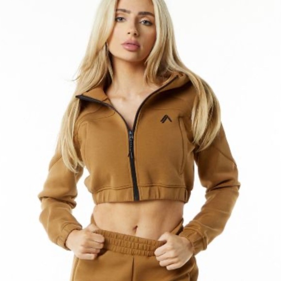 Alphalete Tops - Alphalete NWOT ELMTS Full-Zip Crop Jacket Oversized